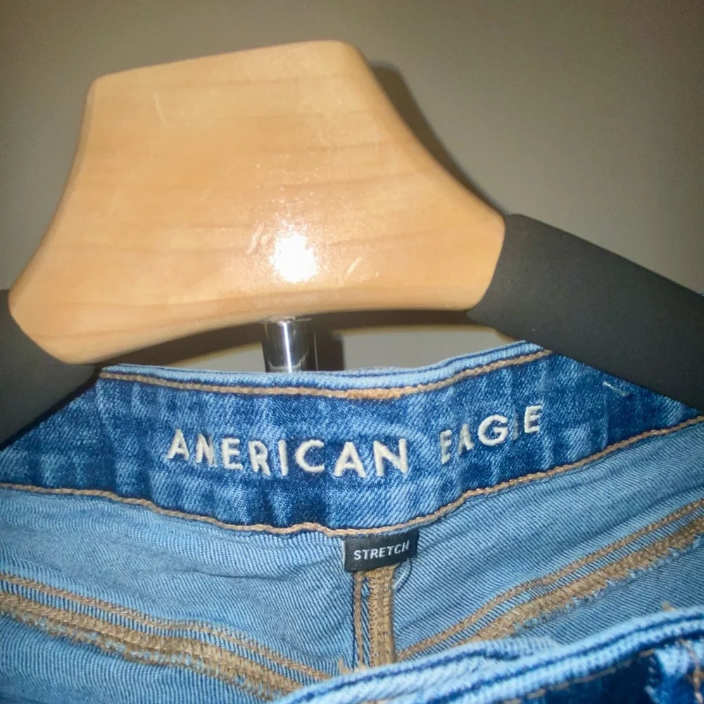 American Eagle Outfitters Light Blue Stretch Jean Shorts - Picture 2 of 6